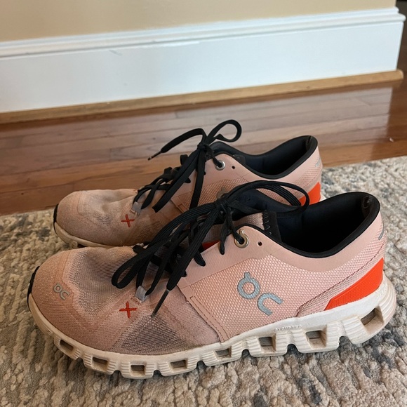 On Cloud Womens X 3 Pink Running shoe Womens 7.5 - used condition - Picture 1 of 3